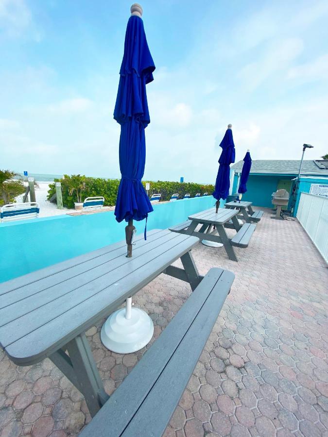 Апарт отель Nautical Watch Belleair Beach Экстерьер фото